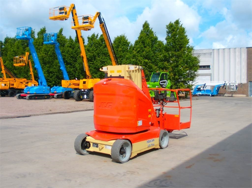 JLG Toucan 12E+ - Vertical mast lift: picture 4 JLG Toucan 12E+ - Vertical mast lift: picture 4