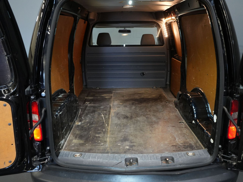 Lease a Volkswagen Caddy 1.6 TDI 100 pk Maxi BPM VRIJ! NL Auto/ Cruise/ Imperiaal/ Camera/ PDC/ Airco/ Trekhaak Volkswagen Caddy 1.6 TDI 100 pk Maxi BPM VRIJ! NL Auto/ Cruise/ Imperiaal/ Camera/ PDC/ Airco/ Trekhaak: picture 14