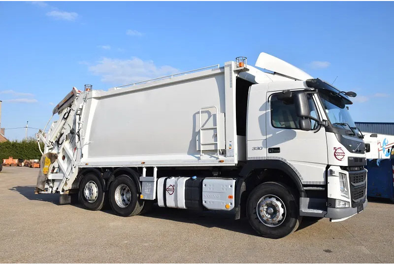 Volvo FM 330 - Garbage truck: picture 4 Volvo FM 330 - Garbage truck: picture 4