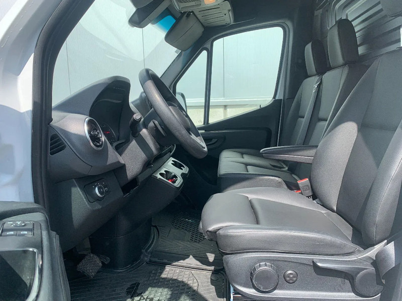Mercedes-Benz Sprinter 317 CDI*L2H2*TREKHAAK 3,5TON*ACHTERUITRIJCAMERA*NAVI* - Panel van: picture 3 Mercedes-Benz Sprinter 317 CDI*L2H2*TREKHAAK 3,5TON*ACHTERUITRIJCAMERA*NAVI* - Panel van: picture 3