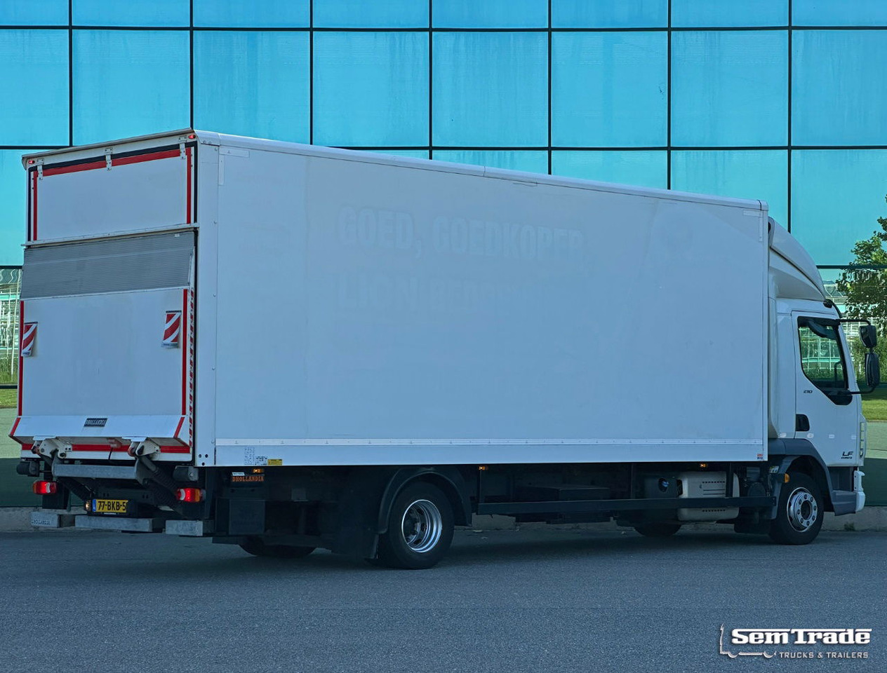 DAF LF 210 Euro 6 Only 71.500 KM Airco Tail Lift NEW Condition - Tractor unit: picture 5 DAF LF 210 Euro 6 Only 71.500 KM Airco Tail Lift NEW Condition - Tractor unit: picture 5