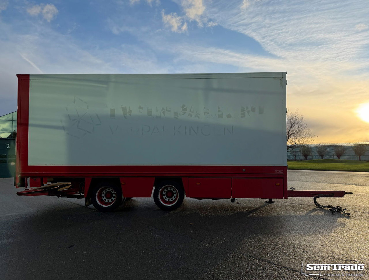 Trias 812-190 Theo Mulder Isolated BOX Disc Brakes Tail Lift - Closed box trailer: picture 5 Trias 812-190 Theo Mulder Isolated BOX Disc Brakes Tail Lift - Closed box trailer: picture 5