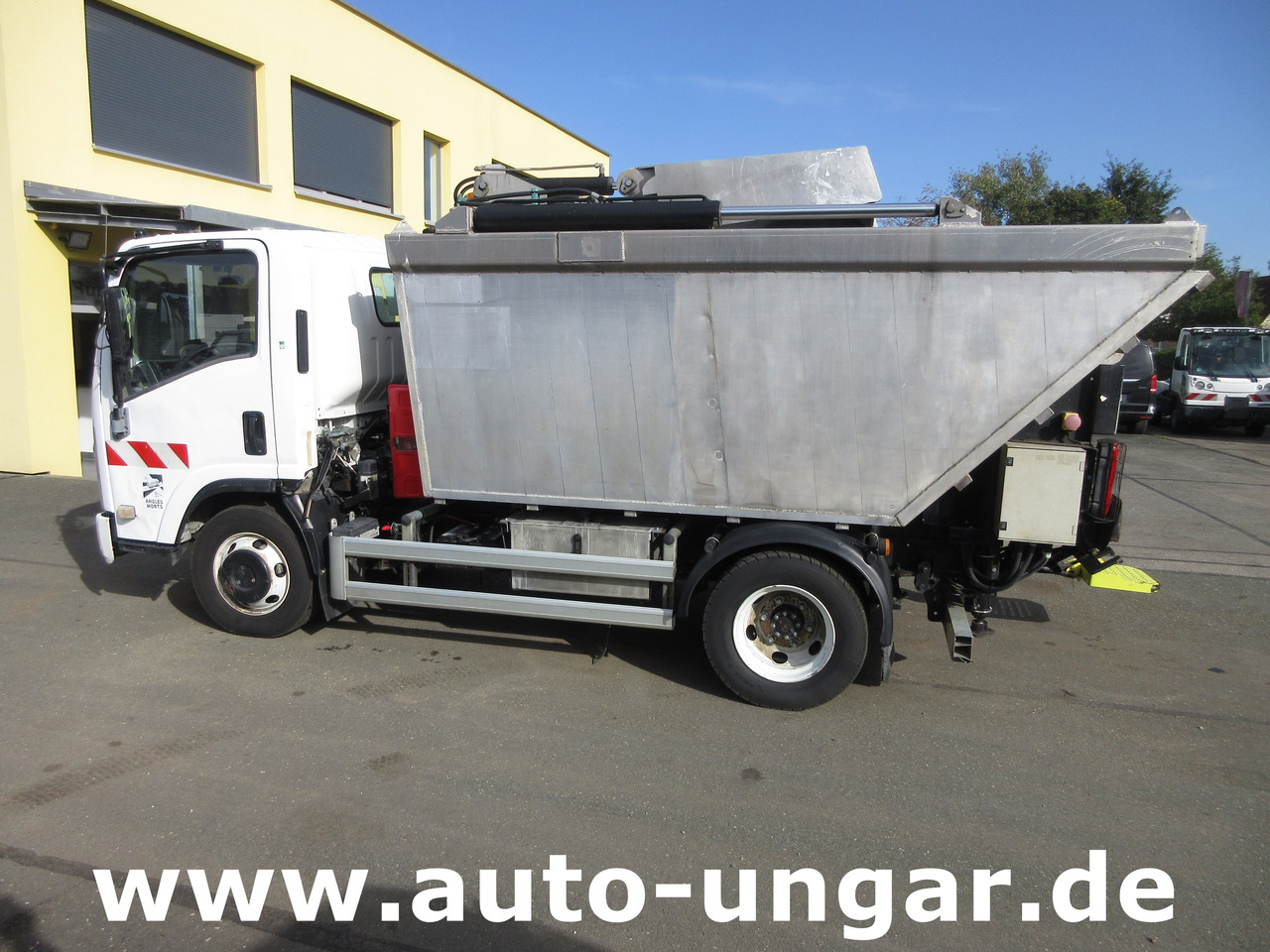 Isuzu NPR 75 Müllwagen Provence Benne - Faun Lifter Presse Kipper Trittbrett Bj 12 - Garbage truck: picture 4 Isuzu NPR 75 Müllwagen Provence Benne - Faun Lifter Presse Kipper Trittbrett Bj 12 - Garbage truck: picture 4