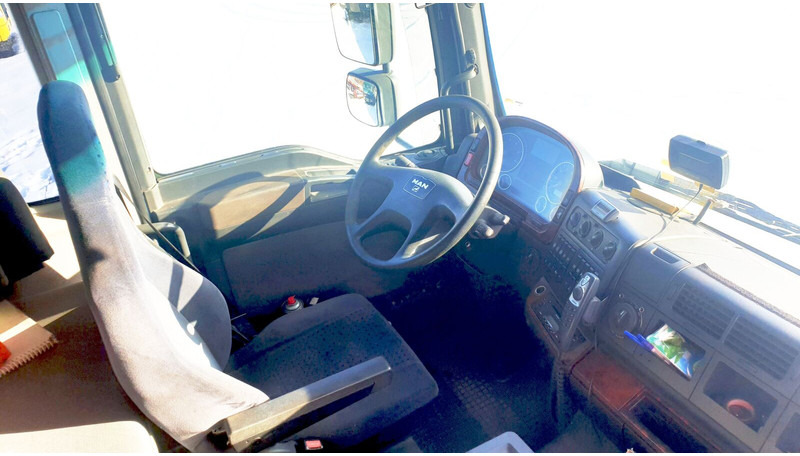 Lease a MAN 8x4 hydr. 250t TGA 41.680 BBS (8V) MAN 8x4 hydr. 250t TGA 41.680 BBS (8V): picture 10