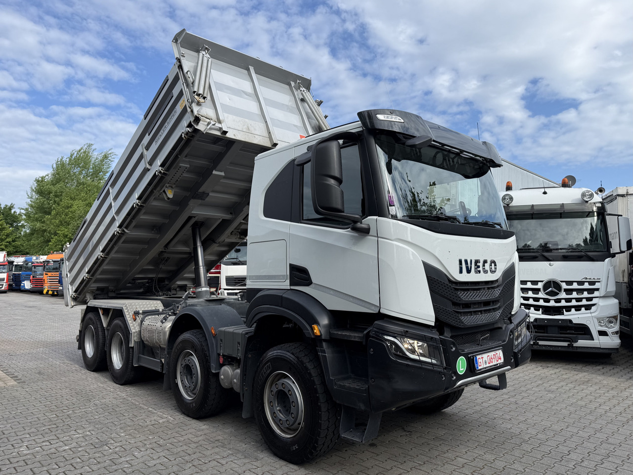 Tipper Iveco T-Way 510 / AT410T51 8X4 Meiller: picture 8