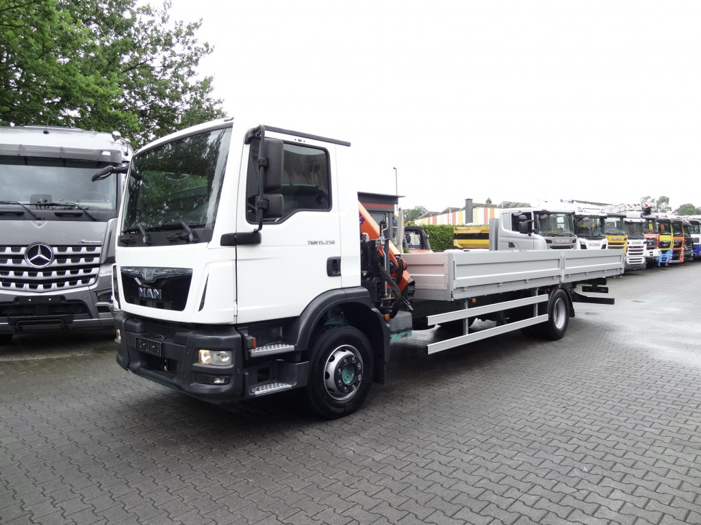 MAN TGM 15.250 Pesci SE78/2 Kran - Crane truck, Dropside/ Flatbed truck: picture 1 MAN TGM 15.250 Pesci SE78/2 Kran - Crane truck, Dropside/ Flatbed truck: picture 1