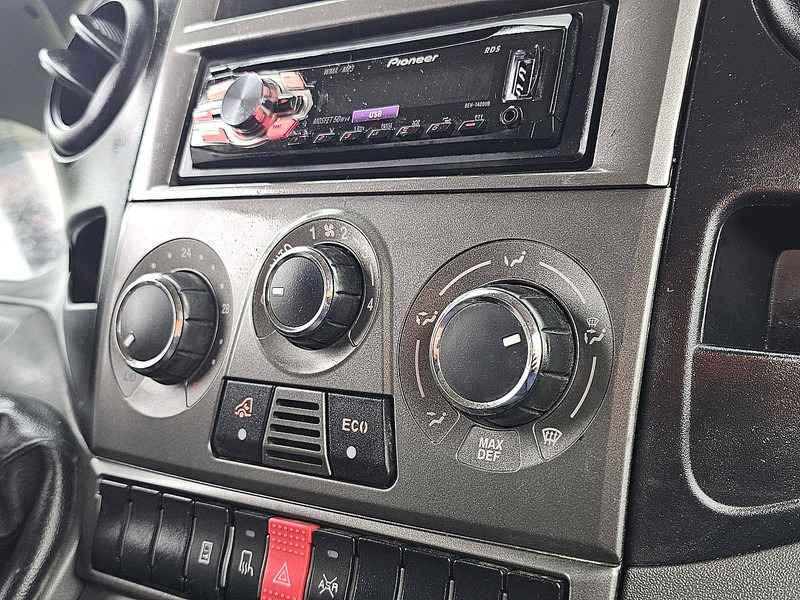 Box van Iveco Daily 70C17 Bakwagen Laadklep!: picture 10