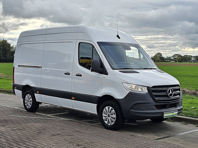 Mercedes-Benz Sprinter 317 L2H2 Mbux Trekhaak ! - Panel van: picture 5 Mercedes-Benz Sprinter 317 L2H2 Mbux Trekhaak ! - Panel van: picture 5
