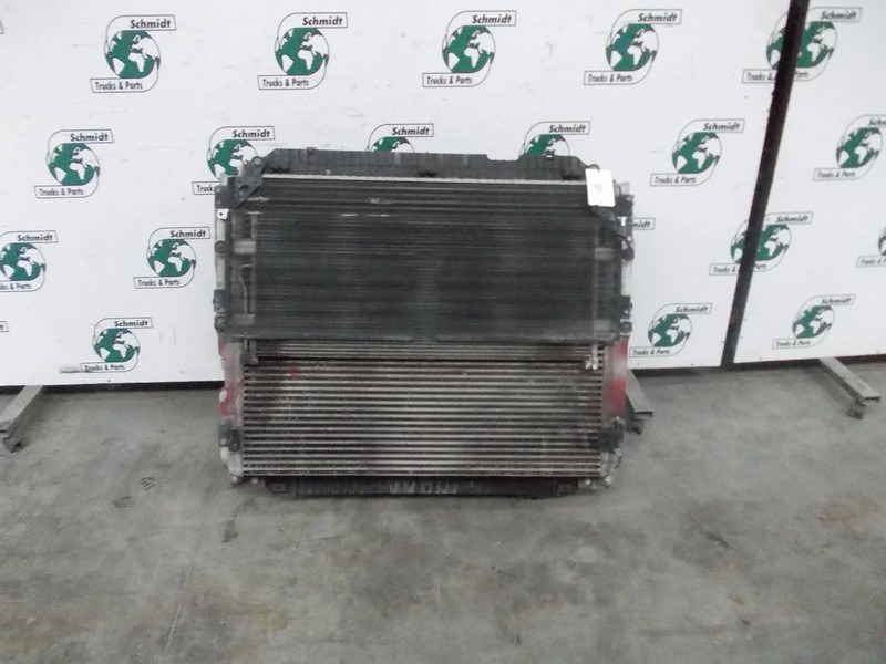 MAN 18.440 81.06000-6207 RADIATOR - Radiator for Truck: picture 2 MAN 18.440 81.06000-6207 RADIATOR - Radiator for Truck: picture 2