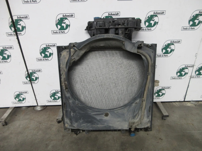 MAN 81.06101-0058 // 81.06101-6522 RADIATEUR MAN 26.540 EURO 5 - Radiator for Truck: picture 2 MAN 81.06101-0058 // 81.06101-6522 RADIATEUR MAN 26.540 EURO 5 - Radiator for Truck: picture 2