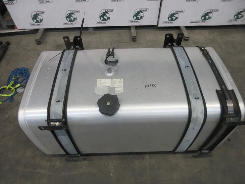 MAN 81.12201-5885 // 81.12201-5866 // 500 LITER MAN 18.500 MODEL 2020 - Fuel tank for Truck: picture 4 MAN 81.12201-5885 // 81.12201-5866 // 500 LITER MAN 18.500 MODEL 2020 - Fuel tank for Truck: picture 4