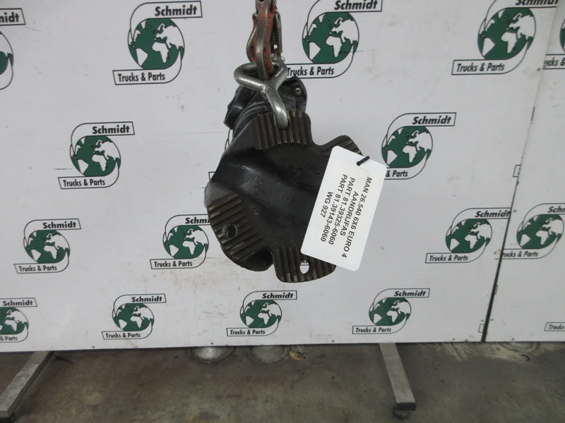 MAN 81.39325-6060//81.39143-6060 AANDRIJFAS 26.540 6X6 - Drive shaft for Truck: picture 2 MAN 81.39325-6060//81.39143-6060 AANDRIJFAS 26.540 6X6 - Drive shaft for Truck: picture 2