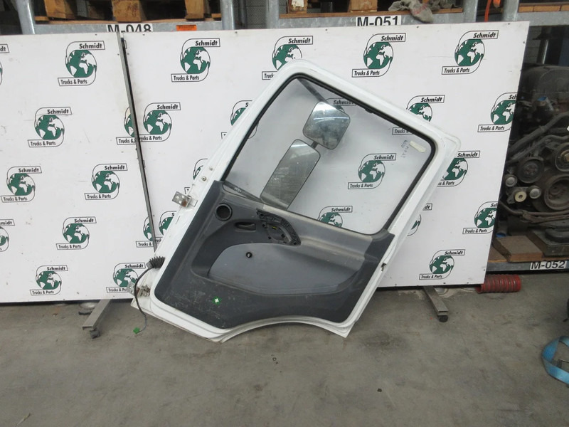 Mercedes-Benz A 960 720 24 03//A 973 720 18 05 DEUR RECHTS ATEGO EURO 5 - Door and parts for Truck: picture 4 Mercedes-Benz A 960 720 24 03//A 973 720 18 05 DEUR RECHTS ATEGO EURO 5 - Door and parts for Truck: picture 4