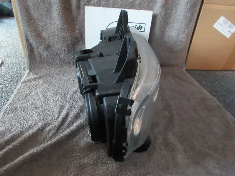 Mercedes-Benz A 973 820 22 61 // A 973 820 23 61 KOPLAMP ATEGO EURO 6 R + L NIEUWE !!! - Headlight for Truck: picture 4 Mercedes-Benz A 973 820 22 61 // A 973 820 23 61 KOPLAMP ATEGO EURO 6 R + L NIEUWE !!! - Headlight for Truck: picture 4