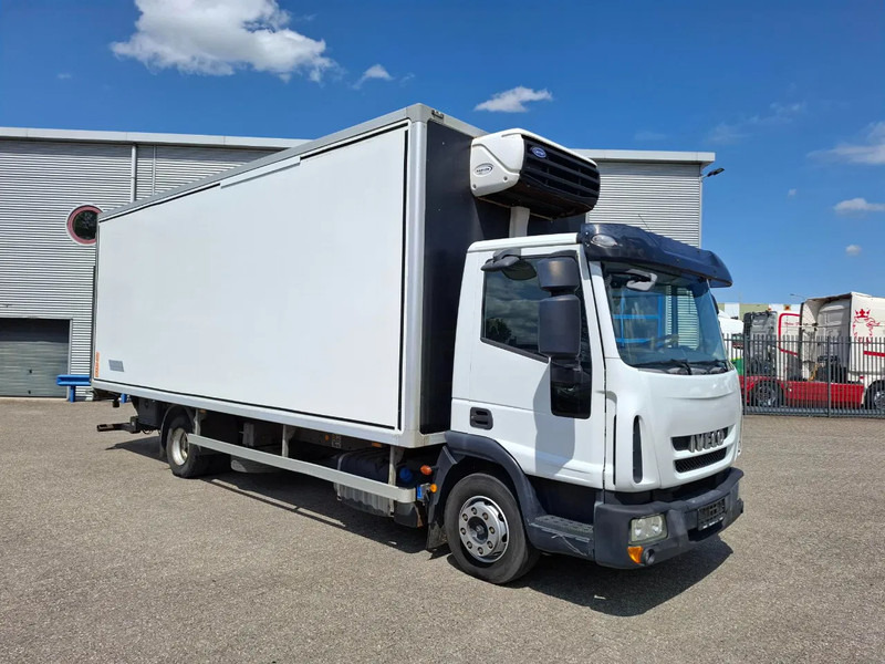 Iveco EuroCargo 120 / COOL TRUCK / CARRIER XARIOS 600 / PLATFORM 2000KG / ONLY:340634 KM / AIRCO / MANUAL / EURO-6 / 2014 - Isothermal truck: picture 2 Iveco EuroCargo 120 / COOL TRUCK / CARRIER XARIOS 600 / PLATFORM 2000KG / ONLY:340634 KM / AIRCO / MANUAL / EURO-6 / 2014 - Isothermal truck: picture 2