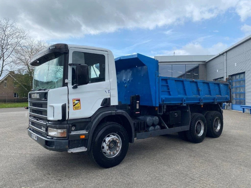 Scania 114-340 / 6X4 / 2 SIDE TIPPER / BIG AXLE / FULL-STEEL / DRUM BRAKES / MANUAL / 1999 - Tipper: picture 1 Scania 114-340 / 6X4 / 2 SIDE TIPPER / BIG AXLE / FULL-STEEL / DRUM BRAKES / MANUAL / 1999 - Tipper: picture 1