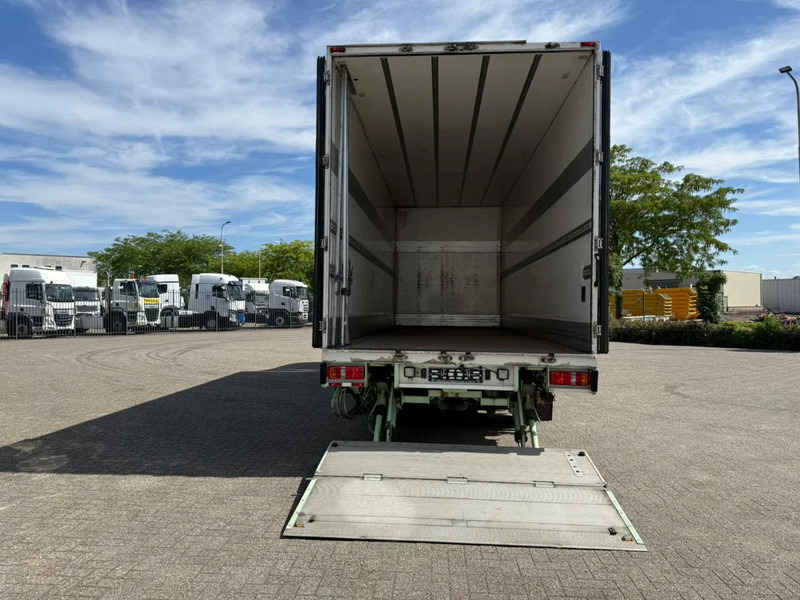 Scania R450 / RETARDER / ISOLATED GERMAN FLOWER COMBI / THROUGH-LOADING SYSTEM / 2XPLATFORM / LIFT+LENKACHSE / LWDS / EURO-6 / 2014 - Refrigerator truck: picture 5 Scania R450 / RETARDER / ISOLATED GERMAN FLOWER COMBI / THROUGH-LOADING SYSTEM / 2XPLATFORM / LIFT+LENKACHSE / LWDS / EURO-6 / 2014 - Refrigerator truck: picture 5