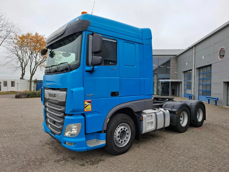 DAF XF106-530 / 6X4 / INTARDER / HYDRAULICS / ONLY:418213 KM / TUV:16-06-2026 / 44TON / LWDS / MANUAL / EURO-6 / 2018 - Tractor unit: picture 1 DAF XF106-530 / 6X4 / INTARDER / HYDRAULICS / ONLY:418213 KM / TUV:16-06-2026 / 44TON / LWDS / MANUAL / EURO-6 / 2018 - Tractor unit: picture 1