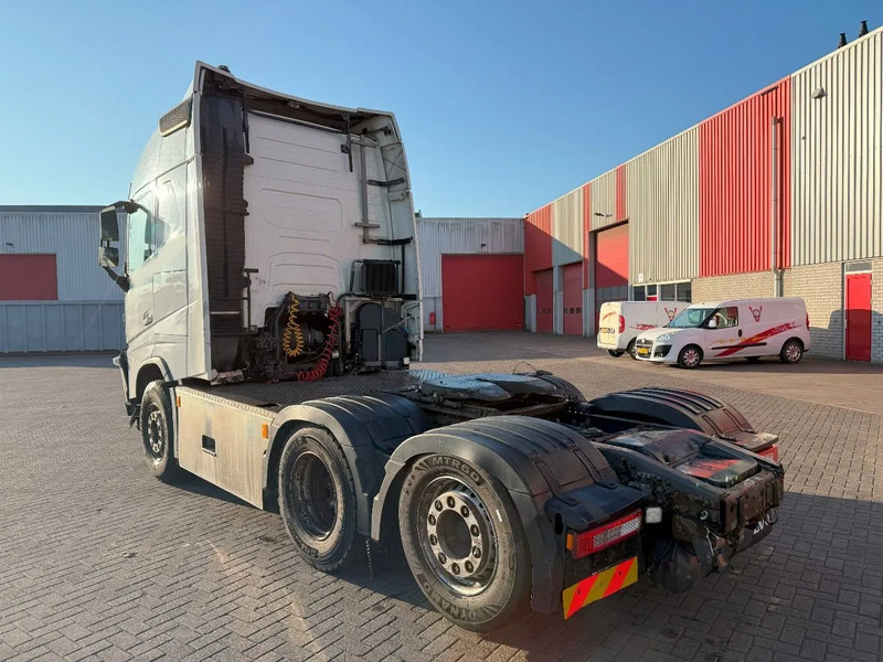 Volvo FH4-500 / ENGINE RUNNING / HYDRAULICS / VEB+ / LWDS / LIFT AXLE / AUTOMATIC / EURO-6 / 2014 - Tractor unit: picture 3 Volvo FH4-500 / ENGINE RUNNING / HYDRAULICS / VEB+ / LWDS / LIFT AXLE / AUTOMATIC / EURO-6 / 2014 - Tractor unit: picture 3