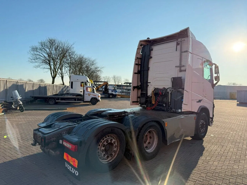 Volvo FH4-500 / ENGINE RUNNING / HYDRAULICS / VEB+ / LWDS / LIFT AXLE / AUTOMATIC / EURO-6 / 2014 - Tractor unit: picture 5 Volvo FH4-500 / ENGINE RUNNING / HYDRAULICS / VEB+ / LWDS / LIFT AXLE / AUTOMATIC / EURO-6 / 2014 - Tractor unit: picture 5