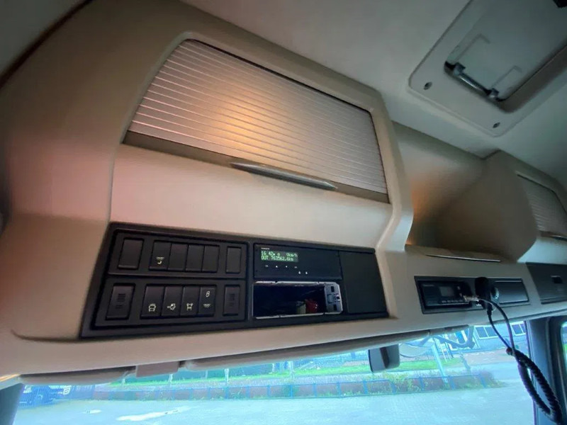 Lease a Volvo FM11-370 / GERMAN TRUCK / KB CHASSIS / VEB / ACC / LWDS / DOUBLE TANK / ONLY:763562 KM / AIRCO / AUTOMATIC / EURO-6 / 2018 Volvo FM11-370 / GERMAN TRUCK / KB CHASSIS / VEB / ACC / LWDS / DOUBLE TANK / ONLY:763562 KM / AIRCO / AUTOMATIC / EURO-6 / 2018: picture 15