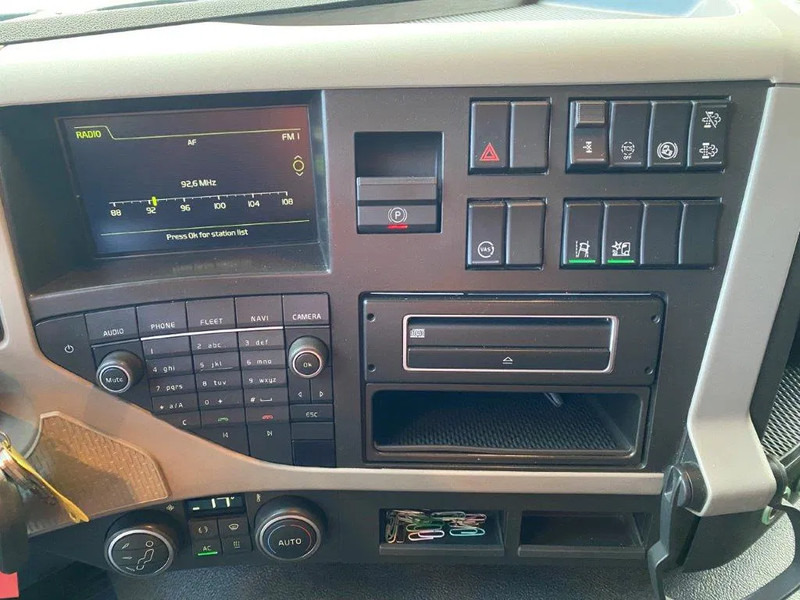 Lease a Volvo FM11-370 / GERMAN TRUCK / KB CHASSIS / VEB / ACC / LWDS / DOUBLE TANK / ONLY:763562 KM / AIRCO / AUTOMATIC / EURO-6 / 2018 Volvo FM11-370 / GERMAN TRUCK / KB CHASSIS / VEB / ACC / LWDS / DOUBLE TANK / ONLY:763562 KM / AIRCO / AUTOMATIC / EURO-6 / 2018: picture 14