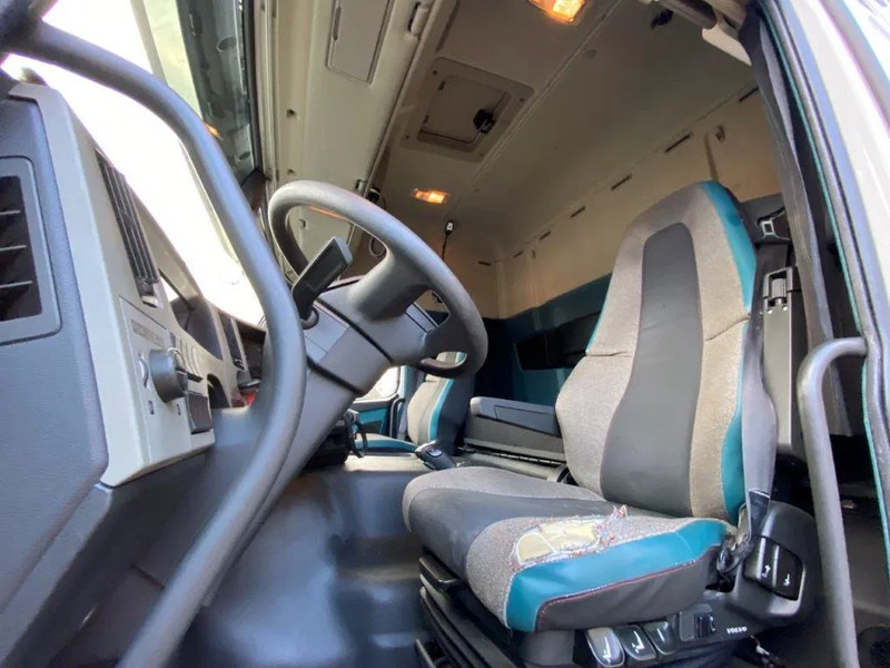 Lease a Volvo FM11-370 / GERMAN TRUCK / KB CHASSIS / VEB / ACC / LWDS / DOUBLE TANK / ONLY:763562 KM / AIRCO / AUTOMATIC / EURO-6 / 2018 Volvo FM11-370 / GERMAN TRUCK / KB CHASSIS / VEB / ACC / LWDS / DOUBLE TANK / ONLY:763562 KM / AIRCO / AUTOMATIC / EURO-6 / 2018: picture 10