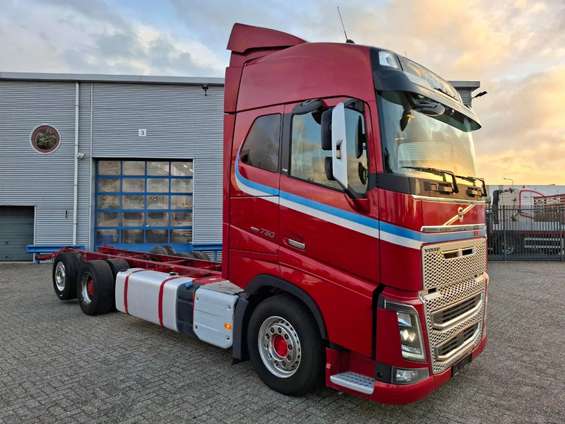 Volvo FH16-750 / BIG AXLE / VEB+ / ONLY:679711 KM / TECHNICAL 70TON / 9TON FRONT AXLE / INLINER / FULL-AIR / AUTOMATIC / EURO-6 / 2018 - Cab chassis truck: picture 2 Volvo FH16-750 / BIG AXLE / VEB+ / ONLY:679711 KM / TECHNICAL 70TON / 9TON FRONT AXLE / INLINER / FULL-AIR / AUTOMATIC / EURO-6 / 2018 - Cab chassis truck: picture 2