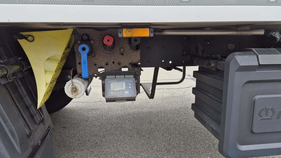 Lease a  KRONE COOL LINER SD mrazírenský - MULTITEMP - dělící stěna + agregát CARRIER VECTOR 1950 Mt KRONE COOL LINER SD mrazírenský - MULTITEMP - dělící stěna + agregát CARRIER VECTOR 1950 Mt: picture 7