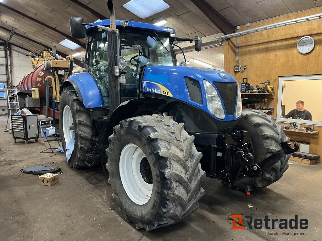 Traktor NEW HOLLAND T7050 - Agricultural machinery: picture 1 Traktor NEW HOLLAND T7050 - Agricultural machinery: picture 1