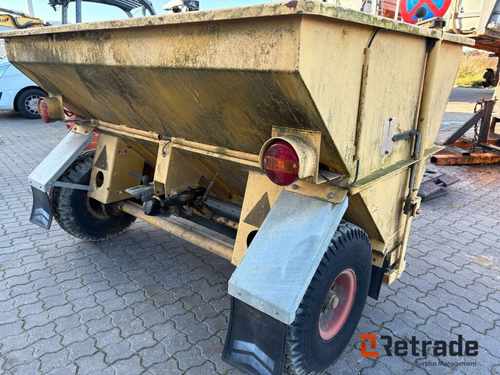 Efterløber Falköping T20 E sand/saltudlægger - Construction equipment: picture 4 Efterløber Falköping T20 E sand/saltudlægger - Construction equipment: picture 4