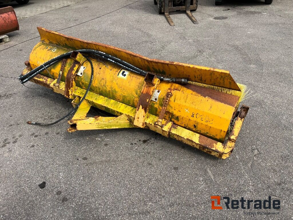 Forskelligt udstyr FM Hydraulisk fejekost - Broom: picture 2 Forskelligt udstyr FM Hydraulisk fejekost - Broom: picture 2