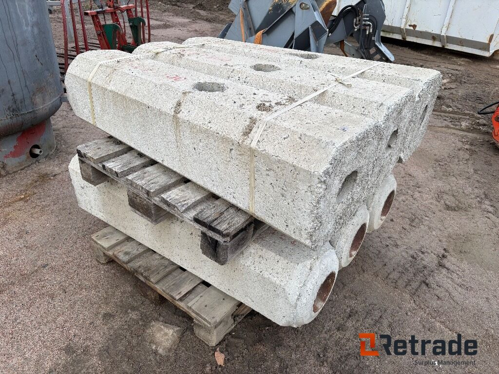 Fundament lyktstolpe 6st 128cm - Construction equipment: picture 1 Fundament lyktstolpe 6st 128cm - Construction equipment: picture 1