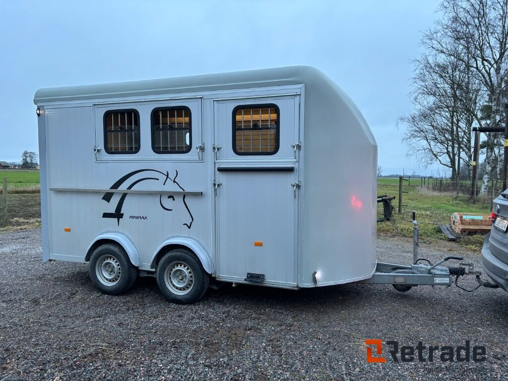 Hästtransport 3 hästars med Fronturlastning , combi ramp, stor sadelkammare - Horse trailer: picture 1 Hästtransport 3 hästars med Fronturlastning , combi ramp, stor sadelkammare - Horse trailer: picture 1