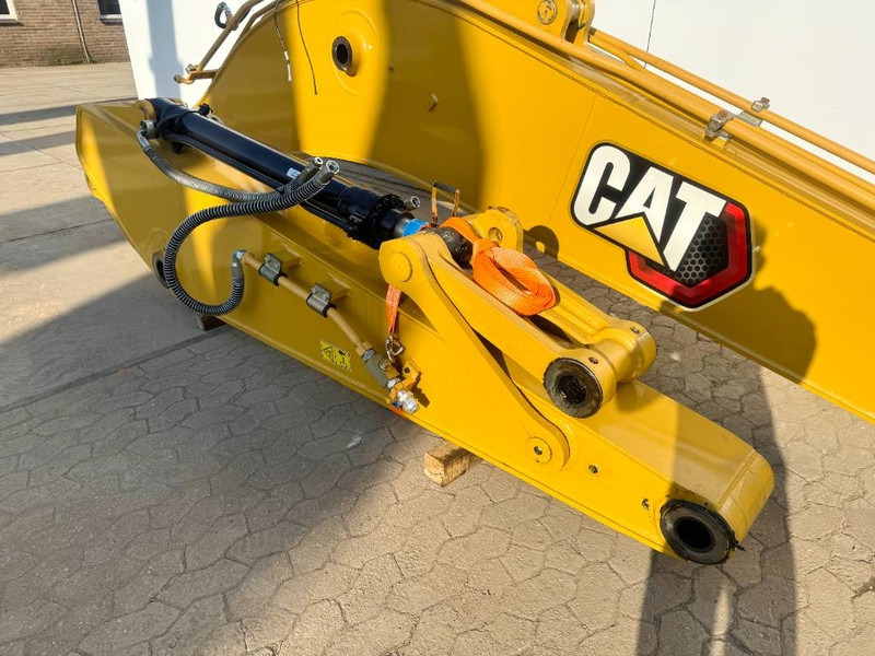 Cat 323 BOOM + STICK (BRAND NEW / Hammer Lines) - Attachment for Construction machinery: picture 3 Cat 323 BOOM + STICK (BRAND NEW / Hammer Lines) - Attachment for Construction machinery: picture 3