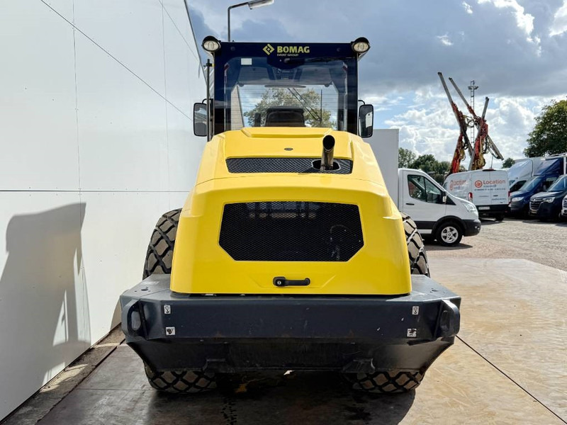 Bomag BW211DH-5 - German Machine / Only 1311 Hours! - Roller: picture 4 Bomag BW211DH-5 - German Machine / Only 1311 Hours! - Roller: picture 4