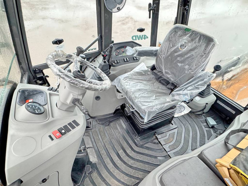 Case 770EX 4WD - New / Unused / Hammer Lines - Backhoe loader: picture 5 Case 770EX 4WD - New / Unused / Hammer Lines - Backhoe loader: picture 5