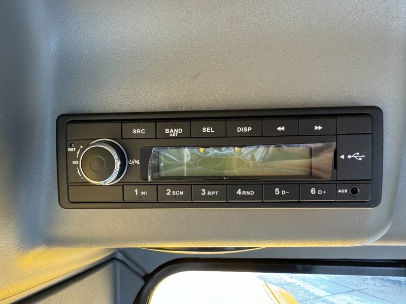 New Crawler excavator JCB 215LC - New / Unused / Hammer Lines: picture 9