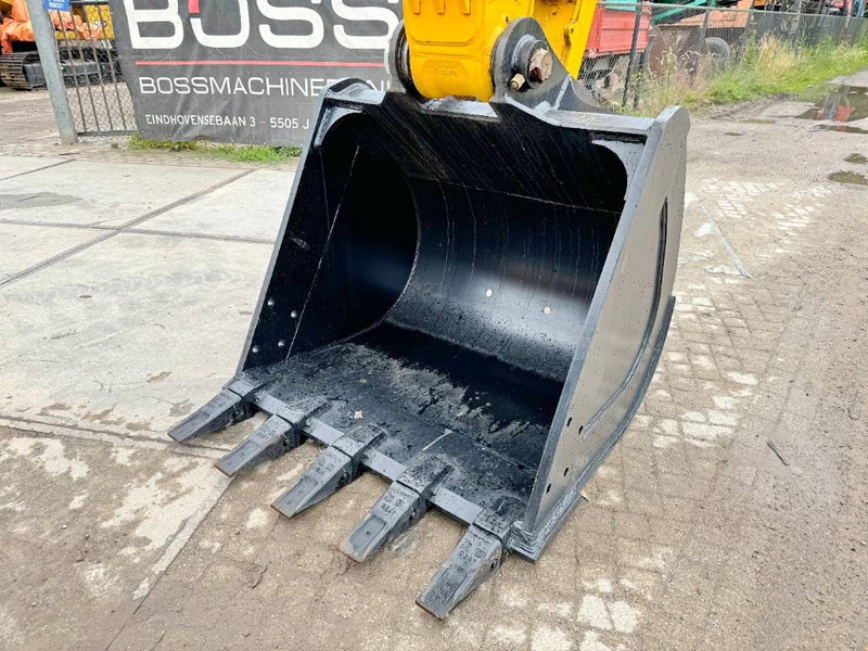 New Crawler excavator JCB 215LC - New / Unused / Hammer Lines: picture 13