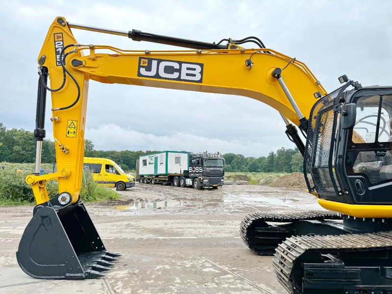 New Crawler excavator JCB 215LC - New / Unused / Hammer Lines: picture 11