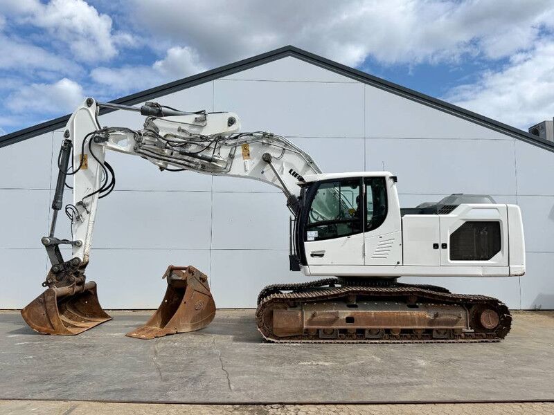 Liebherr R922LC - 2 Buckets Included / Automatic Greasing - Crawler excavator: picture 1 Liebherr R922LC - 2 Buckets Included / Automatic Greasing - Crawler excavator: picture 1