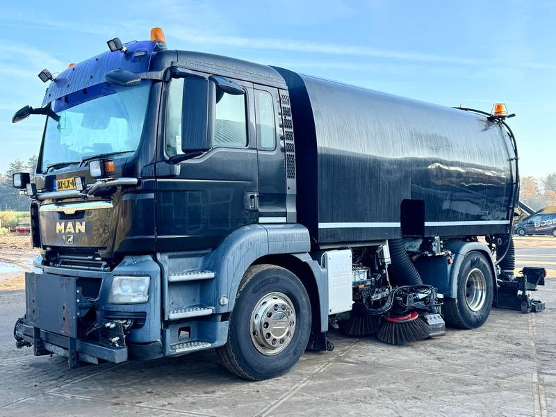 MAN MAN TGS18.320 - Dutch Sweeper Truck / Kehrwagen - Road sweeper: picture 1 MAN MAN TGS18.320 - Dutch Sweeper Truck / Kehrwagen - Road sweeper: picture 1