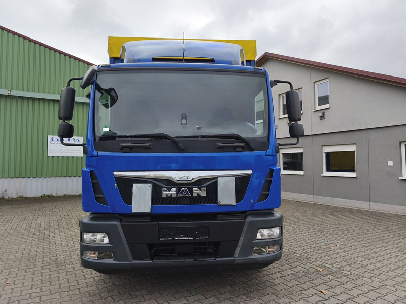 MAN TGM 15.250 Plane Gardine Euro 6 4x2 AHK LBW (39) - Curtainsider truck: picture 3 MAN TGM 15.250 Plane Gardine Euro 6 4x2 AHK LBW (39) - Curtainsider truck: picture 3