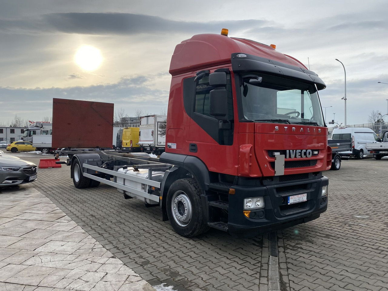 Iveco Stralis 360 AT 190 / Euro 5 / NEW Service / Long Frame Iveco Stralis 360 AT 190 / Euro 5 / NEW Service / Long Frame - Cab chassis truck: picture 1 Iveco Stralis 360 AT 190 / Euro 5 / NEW Service / Long Frame Iveco Stralis 360 AT 190 / Euro 5 / NEW Service / Long Frame - Cab chassis truck: picture 1