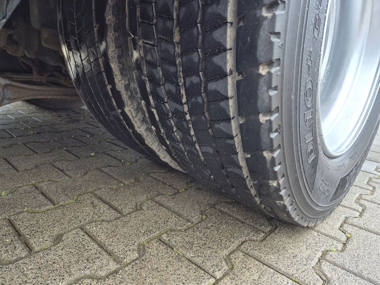 Dropside/ Flatbed truck, Crane truck Volvo FM 330 HDS Hiab / 1 Owner / Euro 6 / Serviced: picture 17