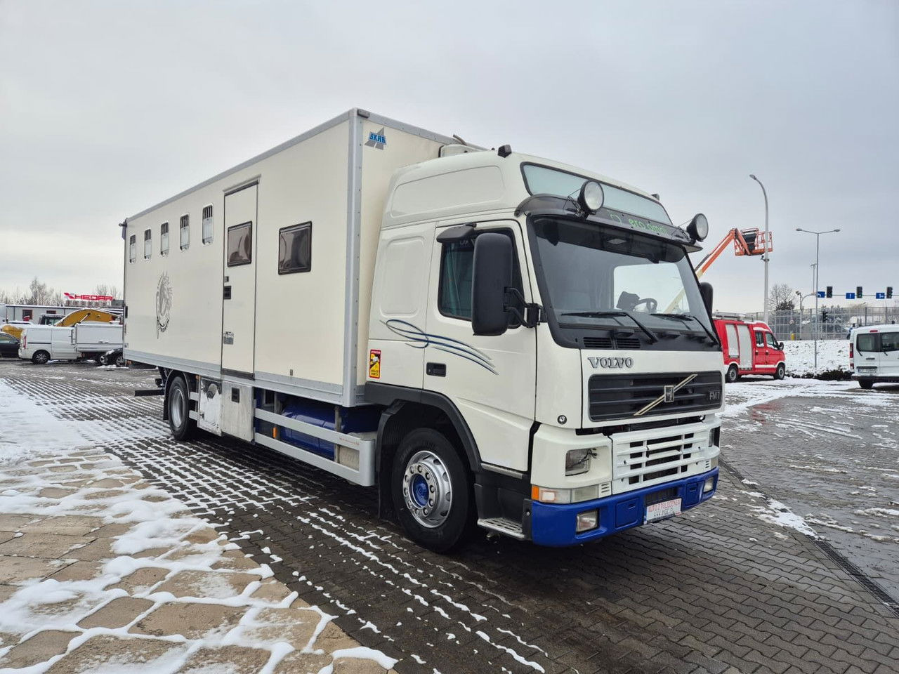 Volvo FM 7 5 Horses / Live Cabin / 1 Owner / Serviced - Horse truck: picture 4 Volvo FM 7 5 Horses / Live Cabin / 1 Owner / Serviced - Horse truck: picture 4