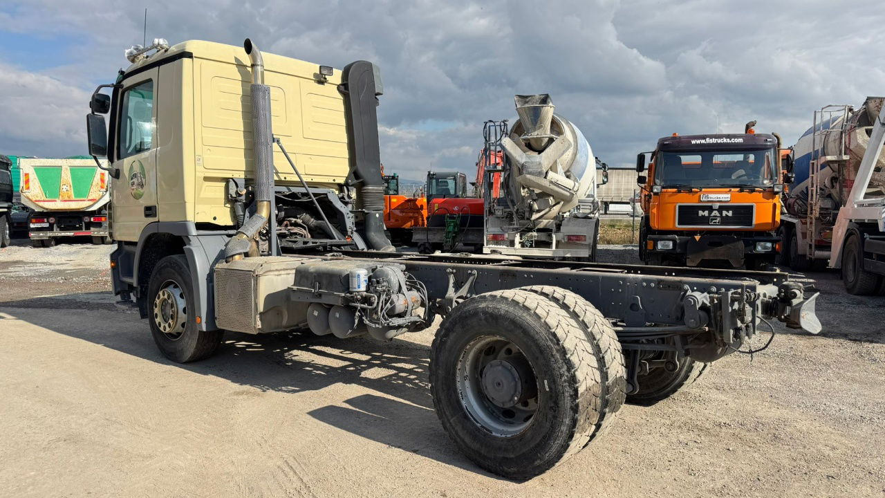 Mercedes-Benz 1832 4x2 chassis - motor brake - full spring - Cab chassis truck: picture 5 Mercedes-Benz 1832 4x2 chassis - motor brake - full spring - Cab chassis truck: picture 5