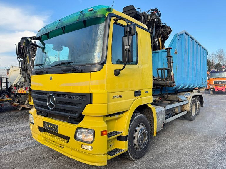 Mercedes-Benz Actros 2546 6x2 abroll tipper - crane LIV - scissors - retarder - lifting axle - Container transporter/ Swap body truck: picture 1 Mercedes-Benz Actros 2546 6x2 abroll tipper - crane LIV - scissors - retarder - lifting axle - Container transporter/ Swap body truck: picture 1