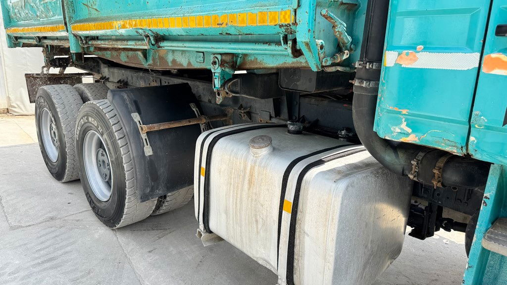 Scania R142-V8 H 6x4 3 sided tipper - full spring - Tipper: picture 4 Scania R142-V8 H 6x4 3 sided tipper - full spring - Tipper: picture 4