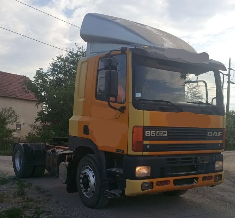 DAF CF 85.430 4x2 tractor unit - euro 2 - manual ZF - Tractor unit: picture 3 DAF CF 85.430 4x2 tractor unit - euro 2 - manual ZF - Tractor unit: picture 3